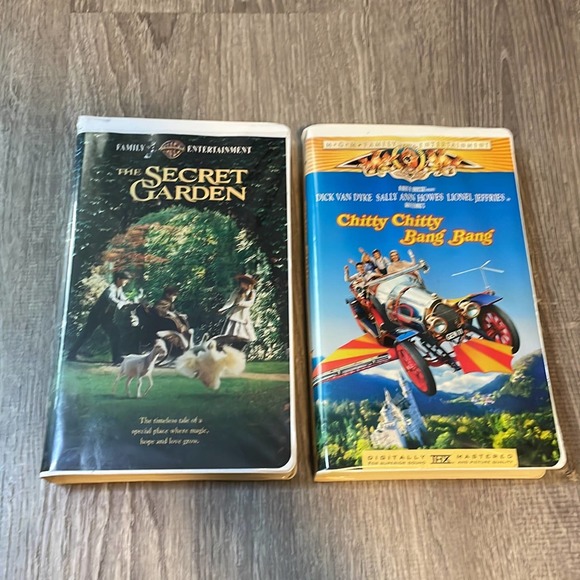 Secret Garden & Chitty Chitty Bang Bang, clamshell, VHS, bundle - Picture 1 of 4